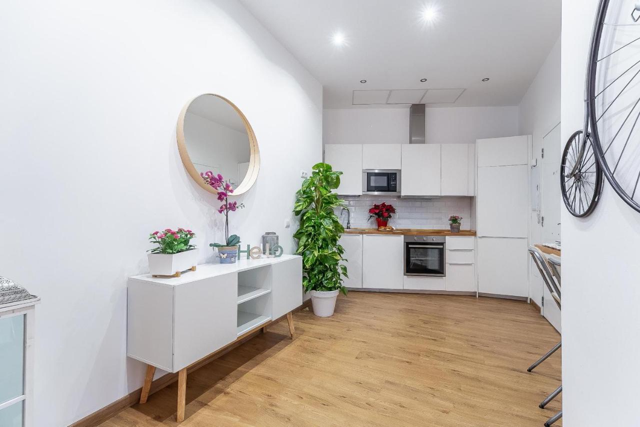 HomeAbroad Apartments - Larios Boutique Studio Málaga Extérieur photo