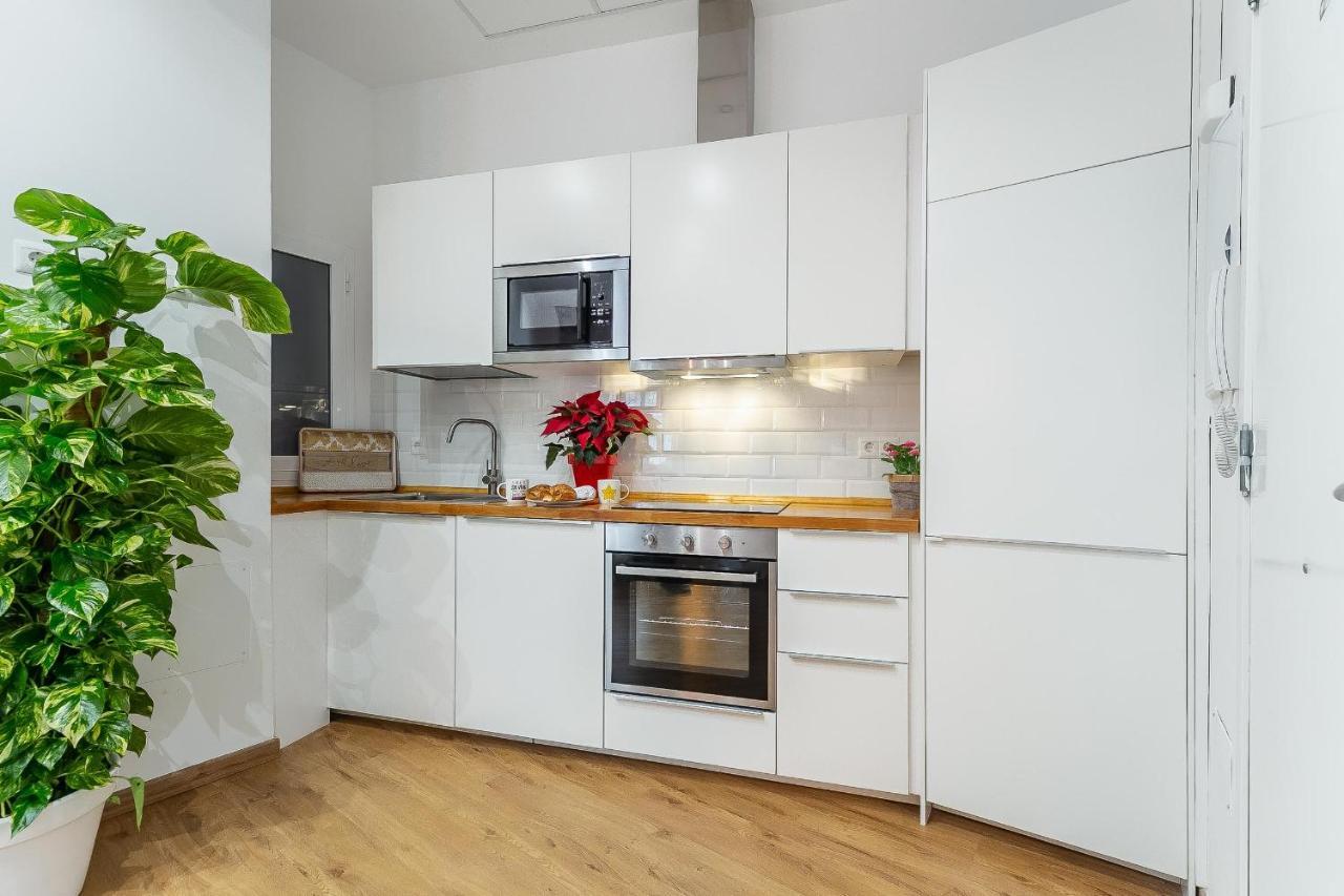HomeAbroad Apartments - Larios Boutique Studio Málaga Extérieur photo